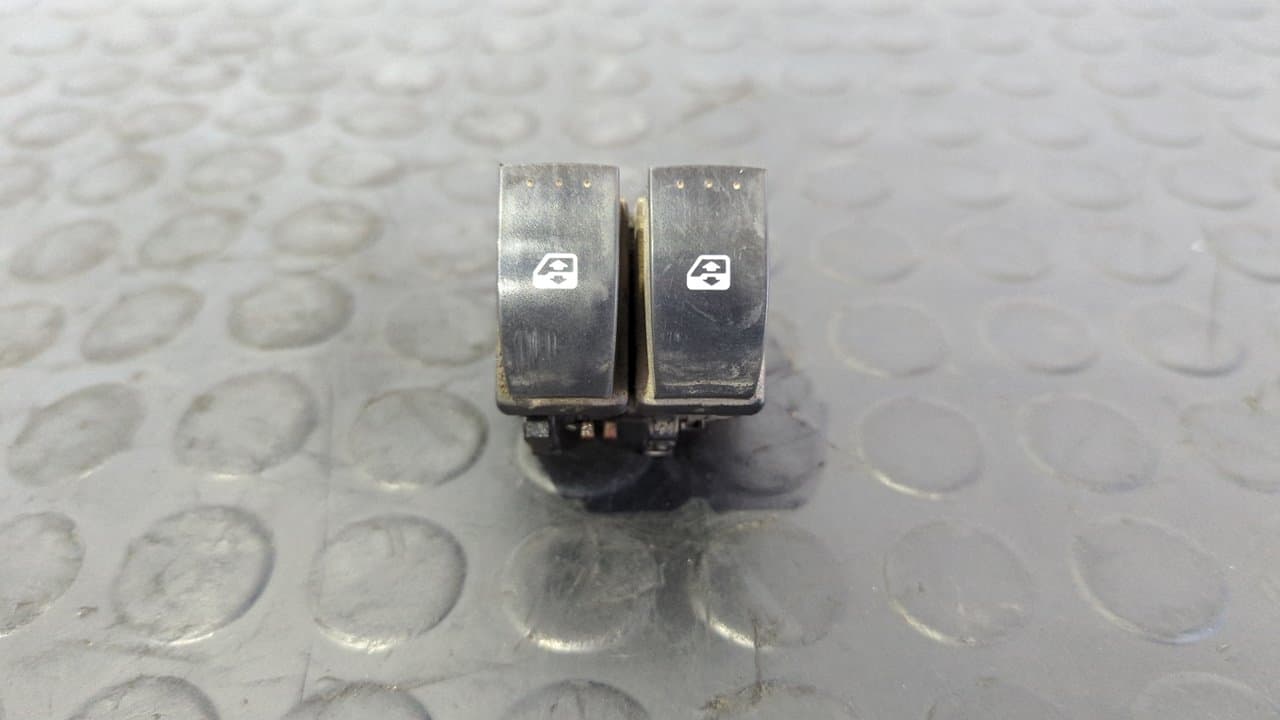 Recambio de MANDO ELEVALUNAS DELANTERO IZQUIERDO para RENAULT SCENIC II Authentique F9Q812 referencia OEM IAM    - ROJO