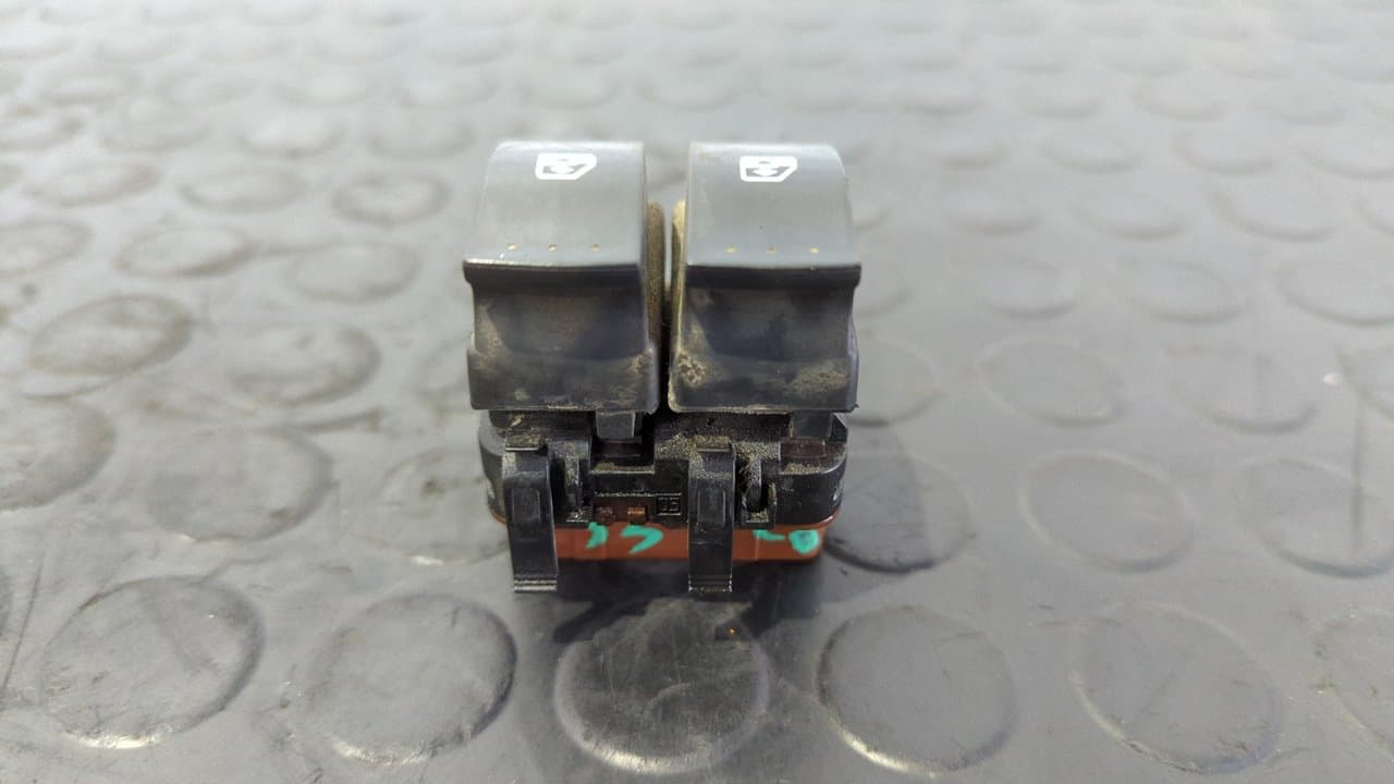 Recambio de MANDO ELEVALUNAS DELANTERO IZQUIERDO para RENAULT SCENIC II Authentique F9Q812 referencia OEM IAM    - ROJO 2