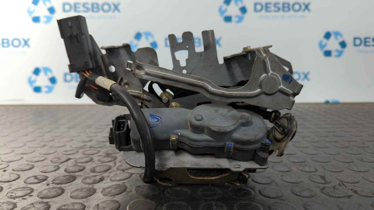 Recambio de CERRADURA PUERTA TRASERA DERECHA para CHRYSLER VOYAGER (RG) referencia OEM IAM 07328C