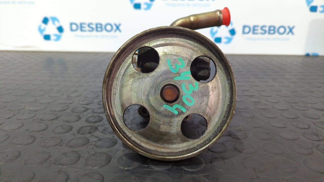 Recambio de BOMBA DIRECCION para FORD FIESTA (CBK) Ambiente F6JA referencia OEM IAM 9637000880    - BLANCO