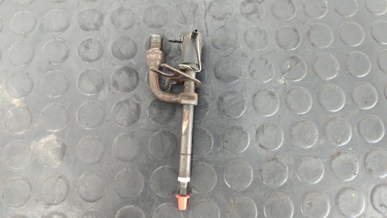 Recambio de INYECTOR para FORD TRANSIT, CAJA ABIERTA 86/92 Caja abierta  FT 100 largo D4DA referencia OEM IAM 26964D2   - BLANCO