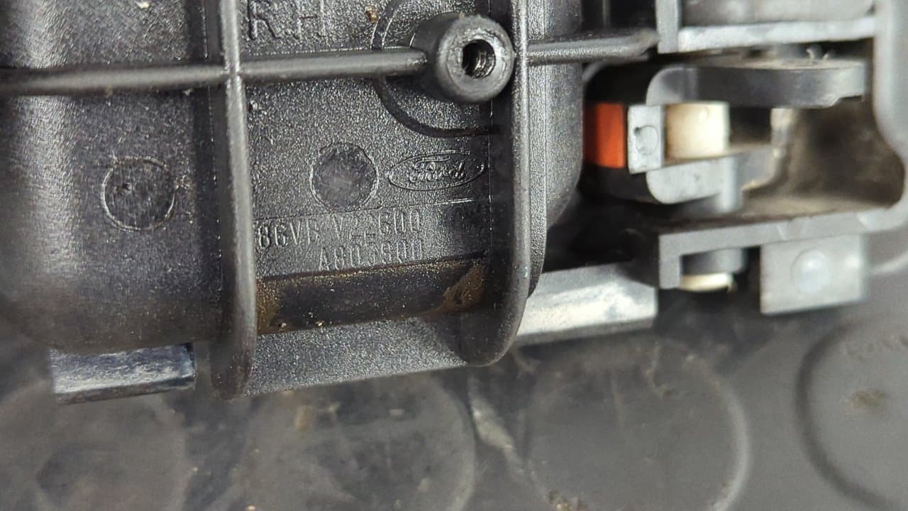 Recambio de MANETA INTERIOR DELANTERA DERECHA para FORD TRANSIT, CAJA ABIERTA 86/92 Caja abierta  FT 100 largo D4DA referencia OEM IAM 86VBV22600ACW   - BLANCO 3