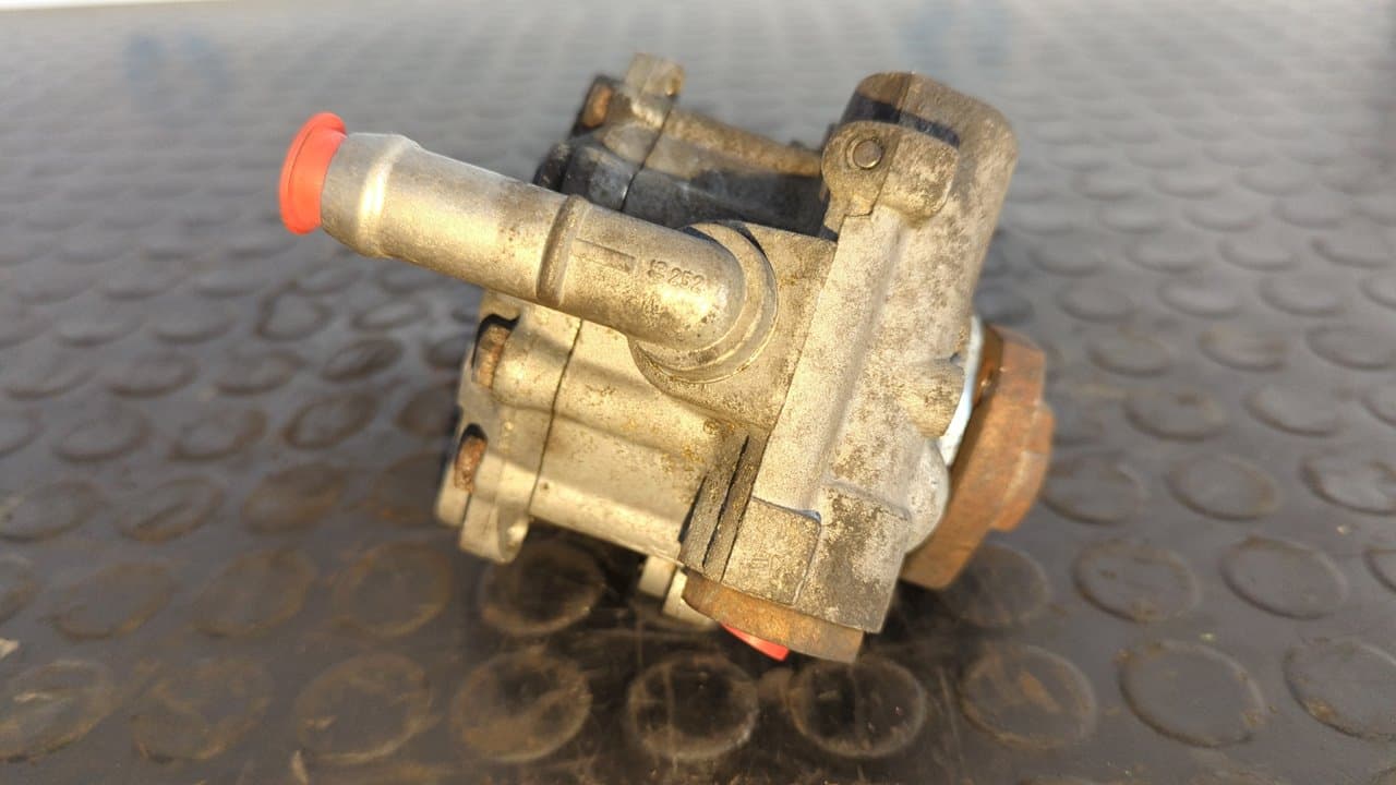 Recambio de BOMBA DIRECCION para AUDI A3 (8L) 1.9 TDI Ambiente ALH referencia OEM IAM 1J0422154   - AZUL 4