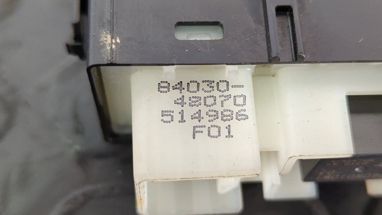 Recambio de MANDO ELEVALUNAS DELANTERO DERECHO para TOYOTA LEXUS RX 400h 1MZ-FE referencia OEM IAM 8403048070   - VERDE OSCURO 7