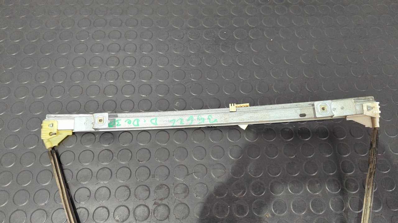 Recambio de ELEVALUNAS DELANTERO DERECHO para RENAULT CLIO II FASE II (B/CB0) Authentique D7F726 referencia OEM IAM 117312   - BLANCO 6
