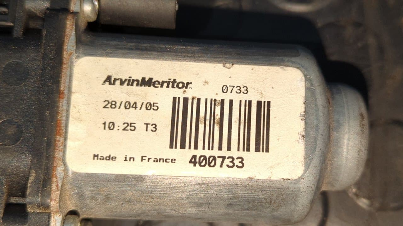 Recambio de ELEVALUNAS DELANTERO IZQUIERDO para RENAULT CLIO II FASE II (B/CB0) Authentique D7F726 referencia OEM IAM 113023   - BLANCO 3