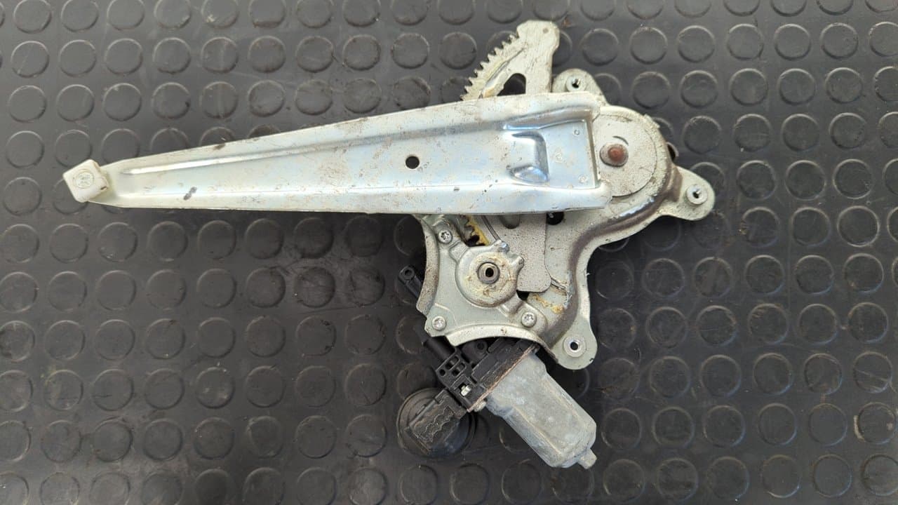 Recambio de ELEVALUNAS TRASERO DERECHO para TOYOTA LEXUS RX 1MZ-FE referencia OEM IAM 8571058010   - VERDE OSCURO 4