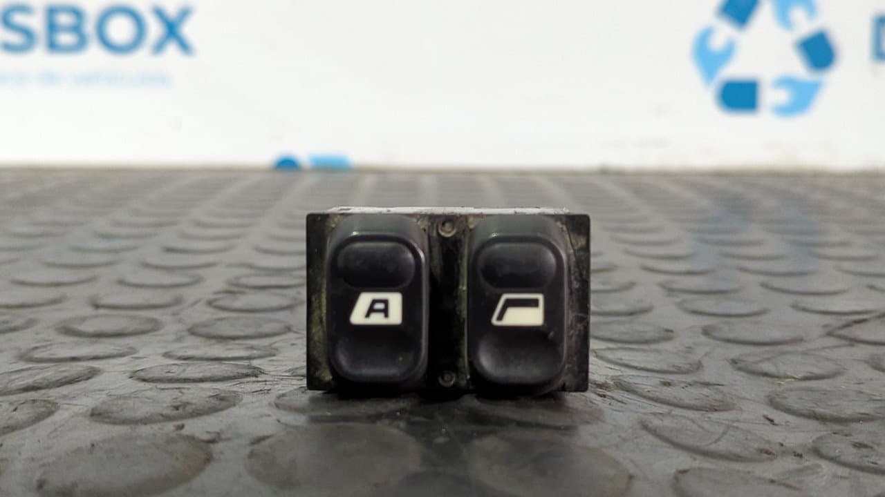 Recambio de MANDO ELEVALUNAS DELANTERO IZQUIERDO para PEUGEOT 406 BERLINA (S1/S2) SRDT RHZ referencia OEM IAM    - GRIS