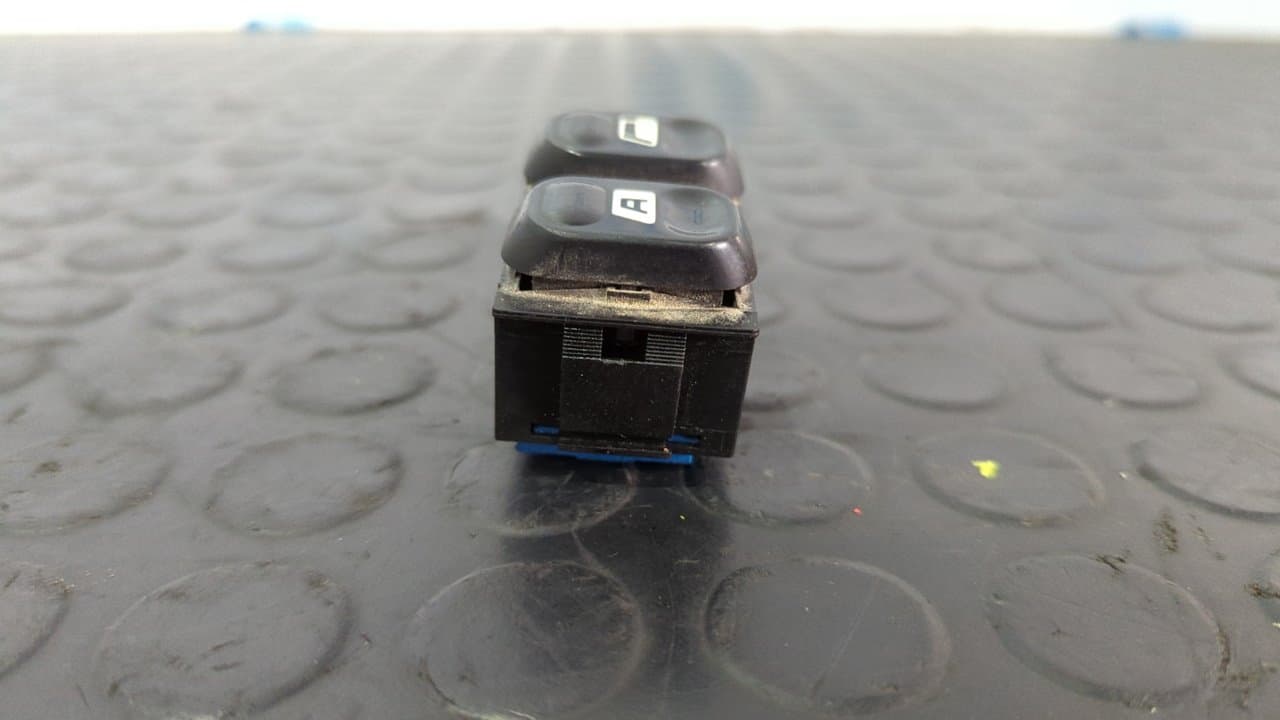 Recambio de MANDO ELEVALUNAS DELANTERO IZQUIERDO para PEUGEOT 406 BERLINA (S1/S2) SRDT RHZ referencia OEM IAM    - GRIS 3