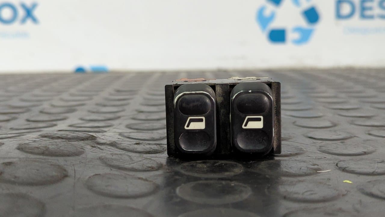 Recambio de MANDO ELEVALUNAS DELANTERO IZQUIERDO para PEUGEOT 406 BERLINA (S1/S2) SRDT RHZ referencia OEM IAM    - GRIS