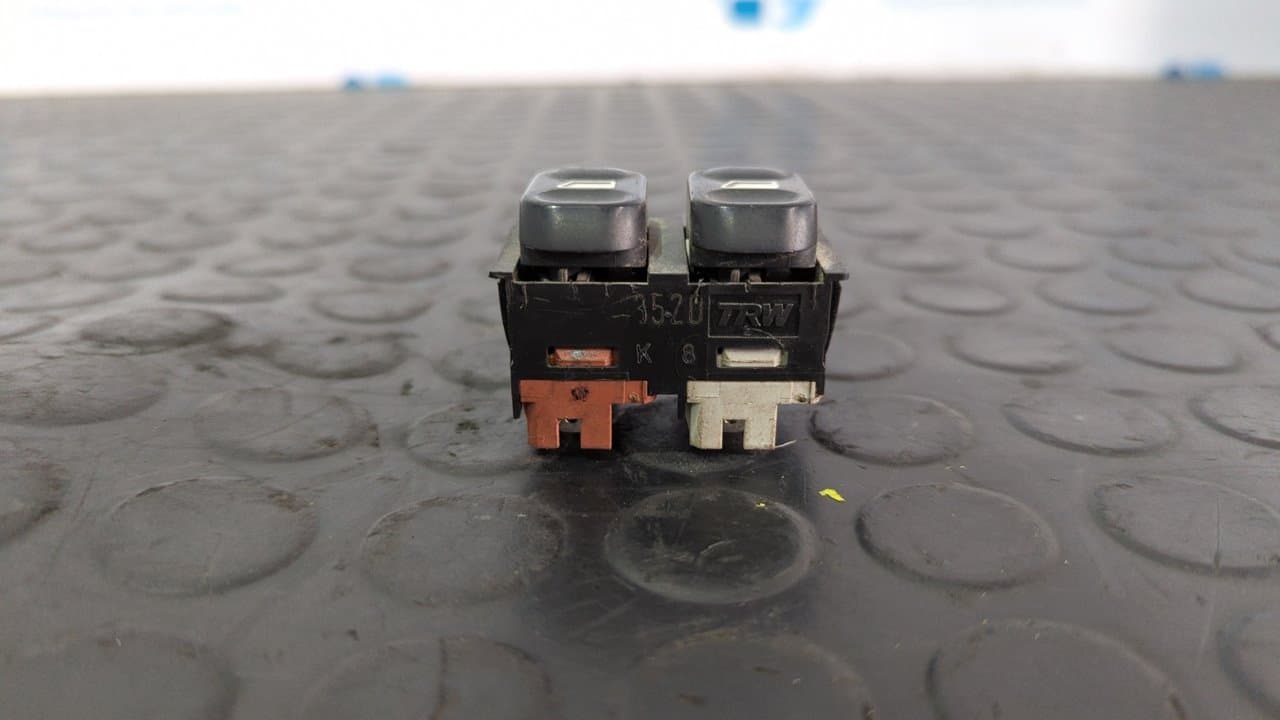 Recambio de MANDO ELEVALUNAS DELANTERO IZQUIERDO para PEUGEOT 406 BERLINA (S1/S2) SRDT RHZ referencia OEM IAM    - GRIS 5