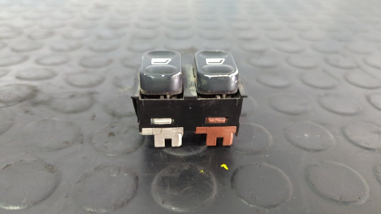 Recambio de MANDO ELEVALUNAS DELANTERO IZQUIERDO para PEUGEOT 406 BERLINA (S1/S2) SRDT RHZ referencia OEM IAM    - GRIS 6