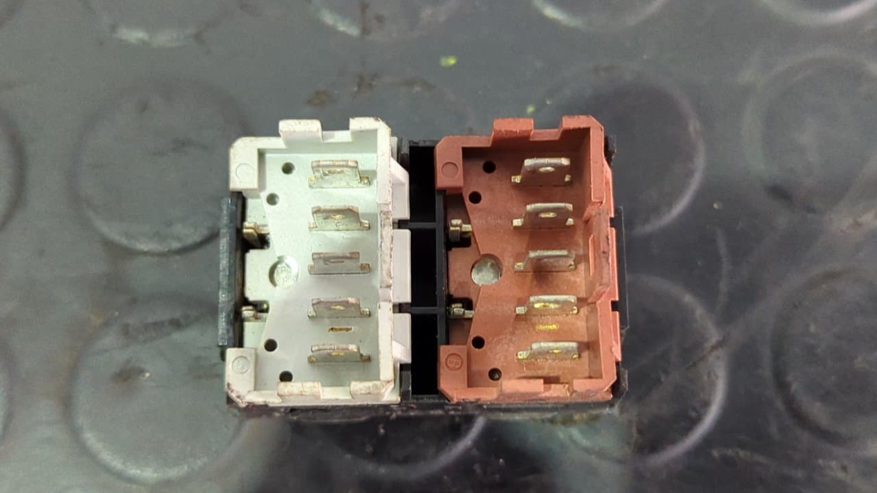Recambio de MANDO ELEVALUNAS DELANTERO IZQUIERDO para PEUGEOT 406 BERLINA (S1/S2) SRDT RHZ referencia OEM IAM    - GRIS 2