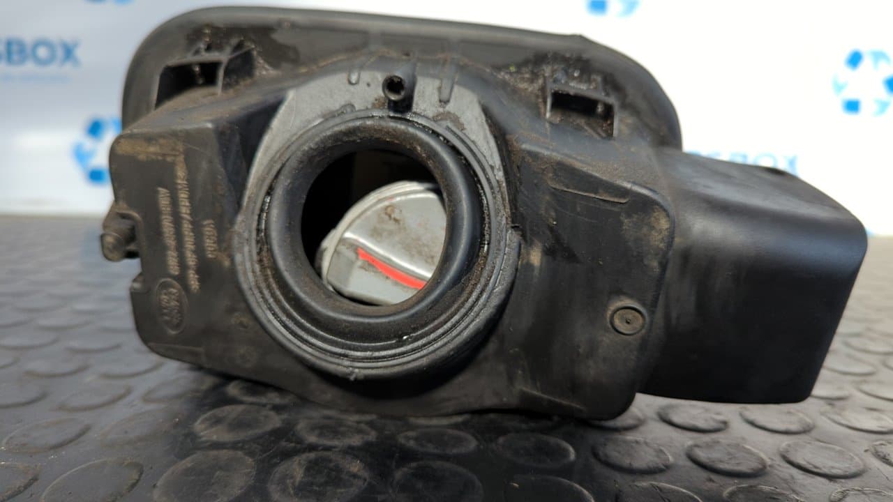 Recambio de TAPA EXTERIOR COMBUSTIBLE para LAND ROVER RANGE ROVER SPORT 368DT referencia OEM IAM 6H2228670BCW   - NEGRO 2