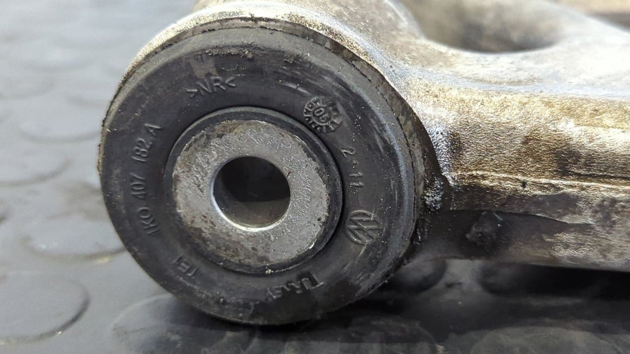 Recambio de BRAZO IZQUIERDO INFERIOR DELANTERO para VOLKSWAGEN PASSAT BERLINA (3C2) Advance BKP referencia OEM IAM 3C0407153B   - GRIS 5