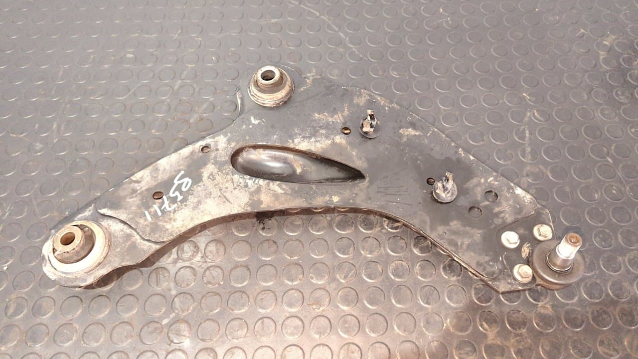 Recambio de BRAZO DERECHO INFERIOR DELANTERO para RENAULT TRAFIC COMBI (AB 4.01) G9UB7 referencia OEM IAM    - BLANCO