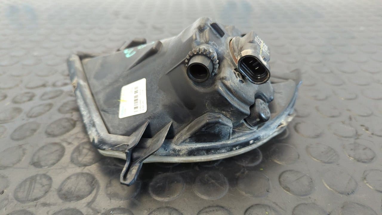 Recambio de FARO ANTINIEBLA DERECHO para FORD FIESTA (CBK) Fun F6JA referencia OEM IAM 89202182 4