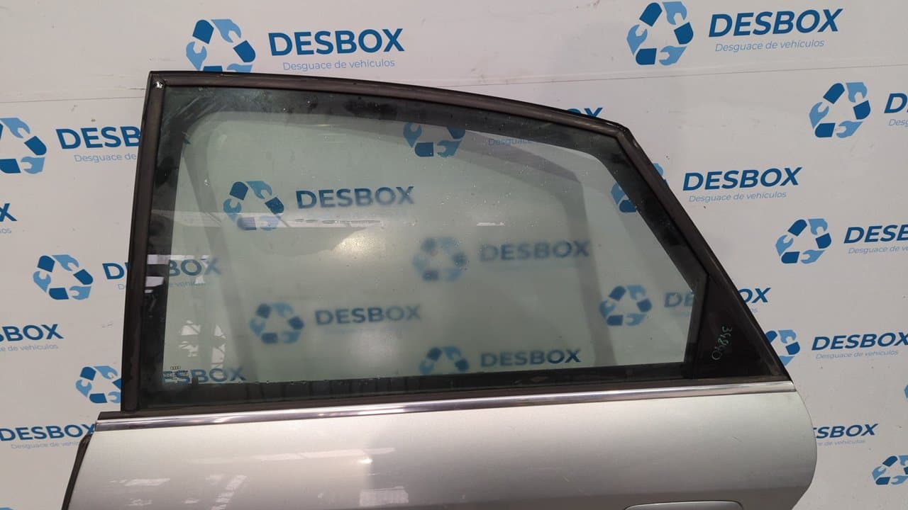 Recambio de PUERTA TRASERA DERECHA para AUDI A6 BERLINA (4B2) ACK referencia OEM IAM    - PLATA 2