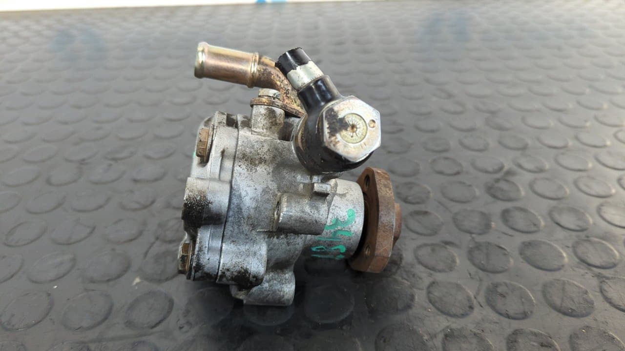 Recambio de BOMBA DIRECCION para VOLKSWAGEN GOLF IV BERLINA (1J1) Básico ALH referencia OEM IAM 1J0422154A   - NEGRO 4