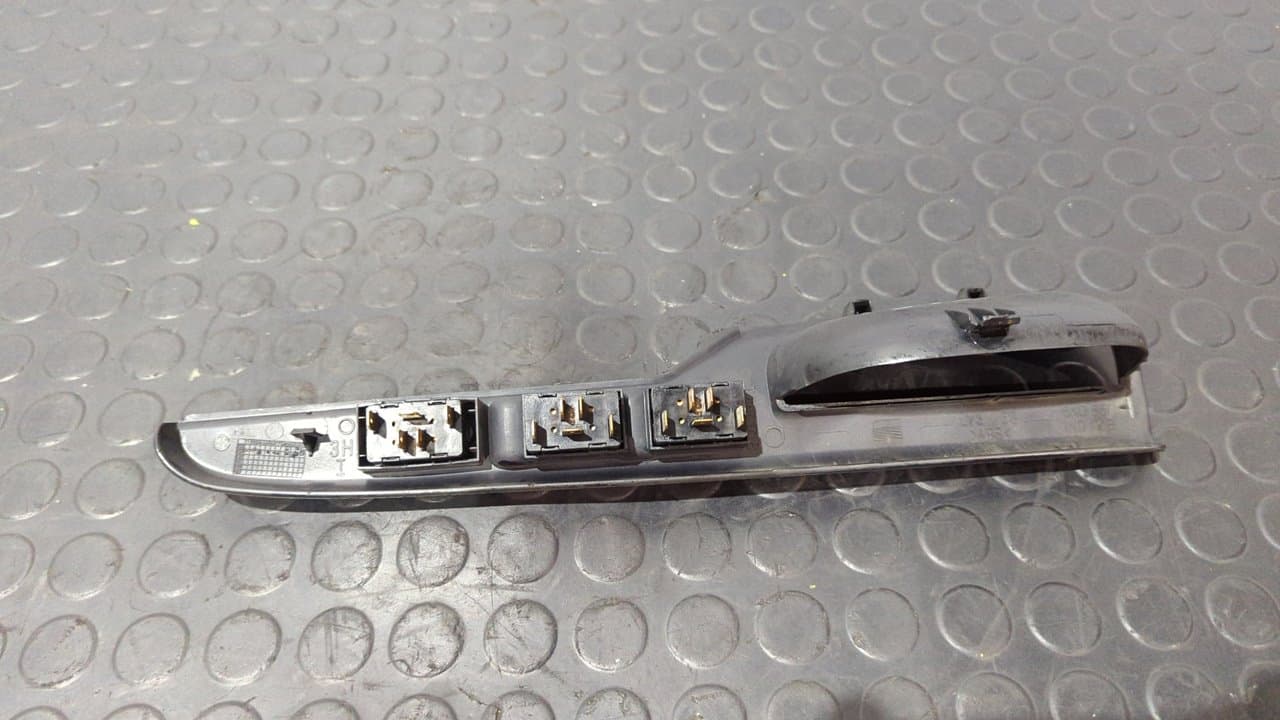Recambio de MANDO ELEVALUNAS DELANTERO IZQUIERDO para SEAT IBIZA (6K1) Select AGP referencia OEM IAM 6H0959855A   - GRANATE 2