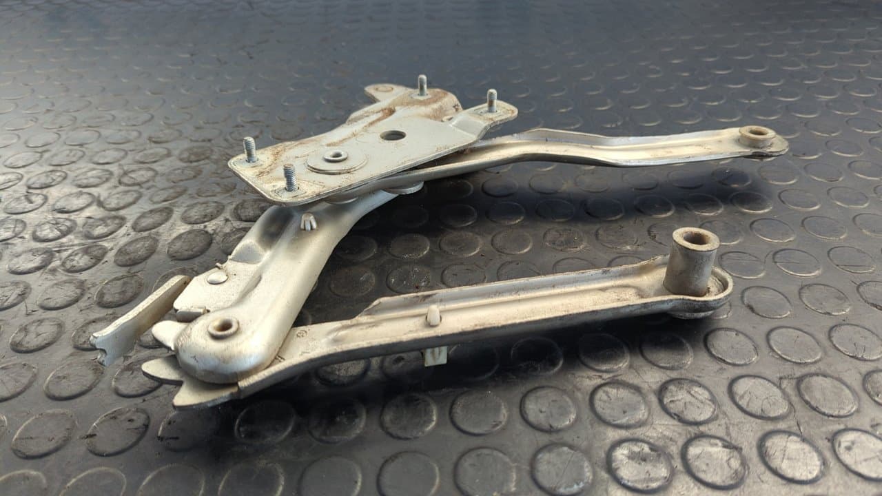 Recambio de BISAGRAS CAPOT  para MERCEDES-BENZ CLASE S (W126) BERLINA+COUPE SE 300 M103981 referencia OEM IAM    - GRIS 3