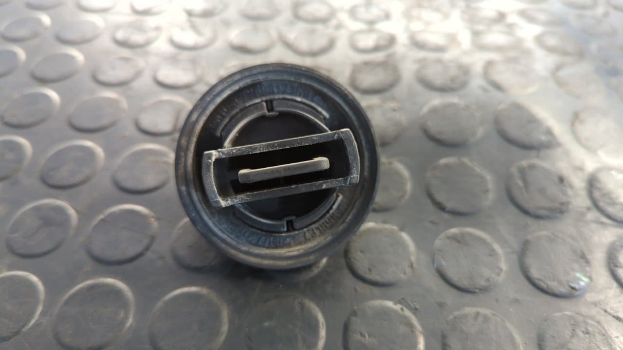Recambio de TAPON COMBUSTIBLE para NISSAN PRIMASTAR (X83) Caja cerrada batalla corta 2,7t G9U730 referencia OEM IAM 7700812369   - BLANCO 6