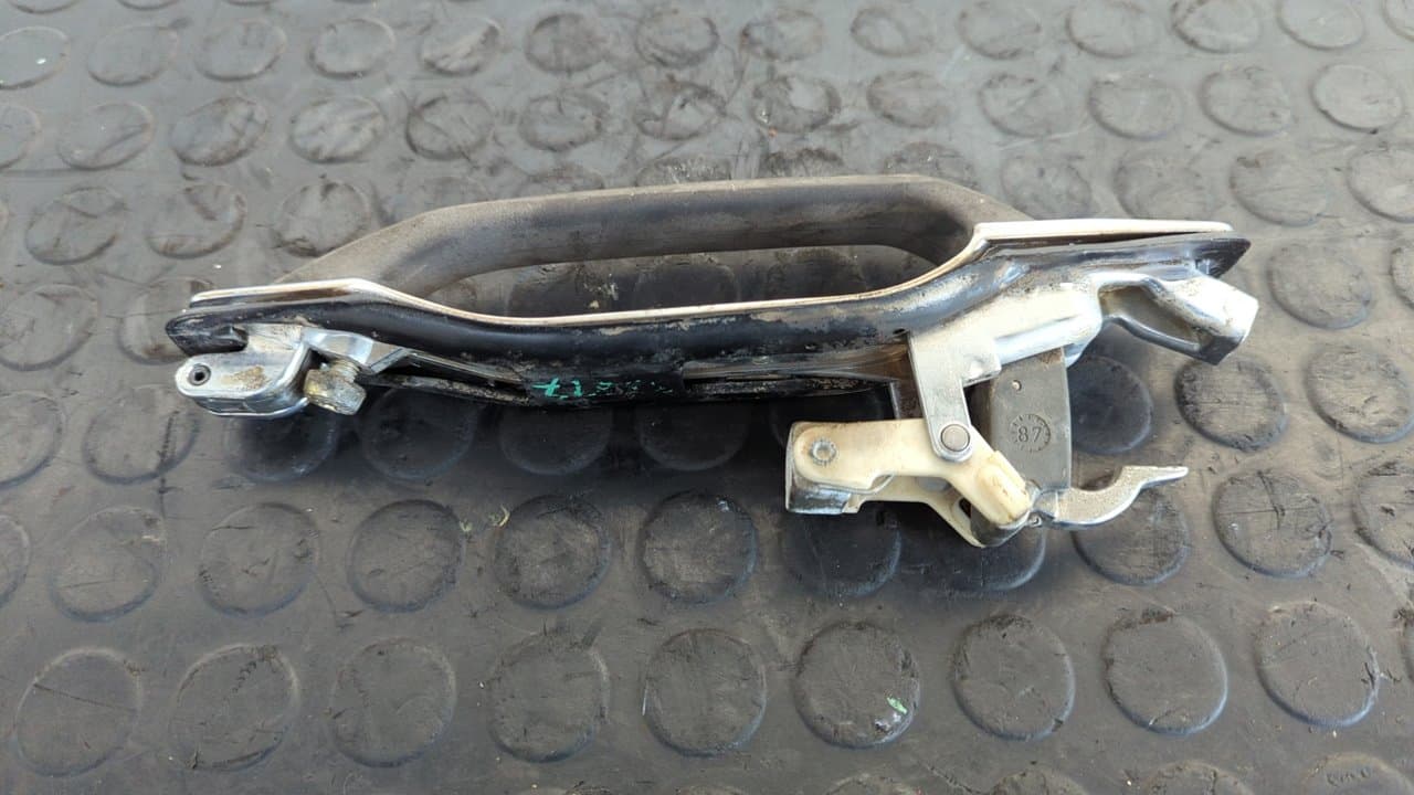 Recambio de MANETA TRASERA DERECHA para MERCEDES-BENZ CLASE S (W126) BERLINA+COUPE SE 300 M103981 referencia OEM IAM 1267600059   - GRIS 2