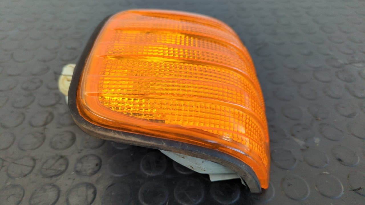 Recambio de PILOTO DELANTERO IZQUIERDO para MERCEDES-BENZ CLASE S (W126) BERLINA+COUPE SE 300 M103981 referencia OEM IAM 22365000S   - GRIS 3
