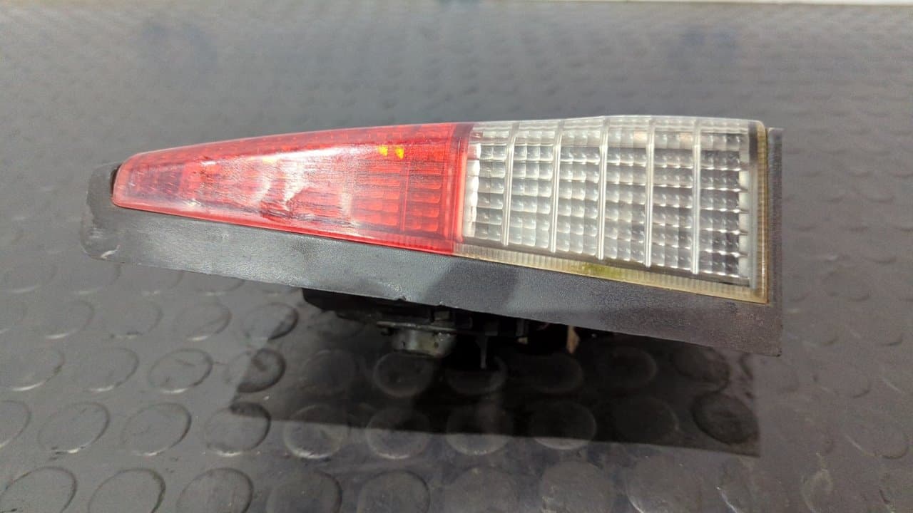 Recambio de PILOTO PORTON IZQUIERDO para NISSAN PRIMERA BERLINA (P11) 2.0 Navigation CD20T referencia OEM IAM 2318   - GRIS 4