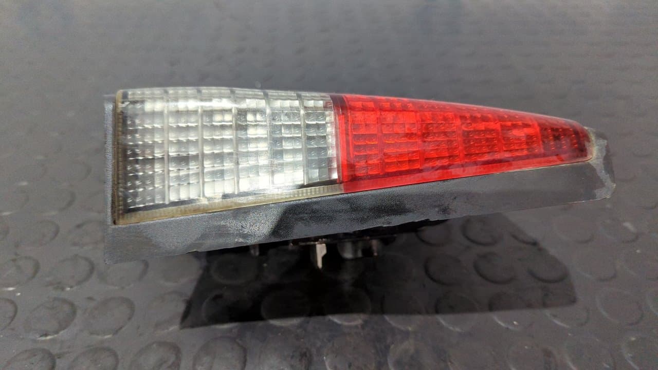 Recambio de PILOTO PORTON DERECHO para NISSAN PRIMERA BERLINA (P11) 2.0 Navigation CD20T referencia OEM IAM 2318   - GRIS 5
