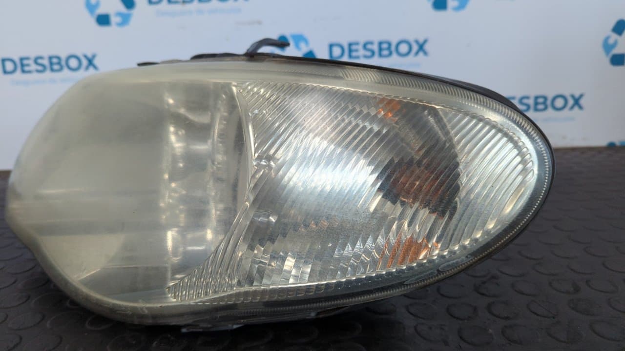 Recambio de FARO IZQUIERDO para CHRYSLER VOYAGER (RG) 2.5 CRD Executive VM07C referencia OEM IAM  04857831AC - GRIS 5
