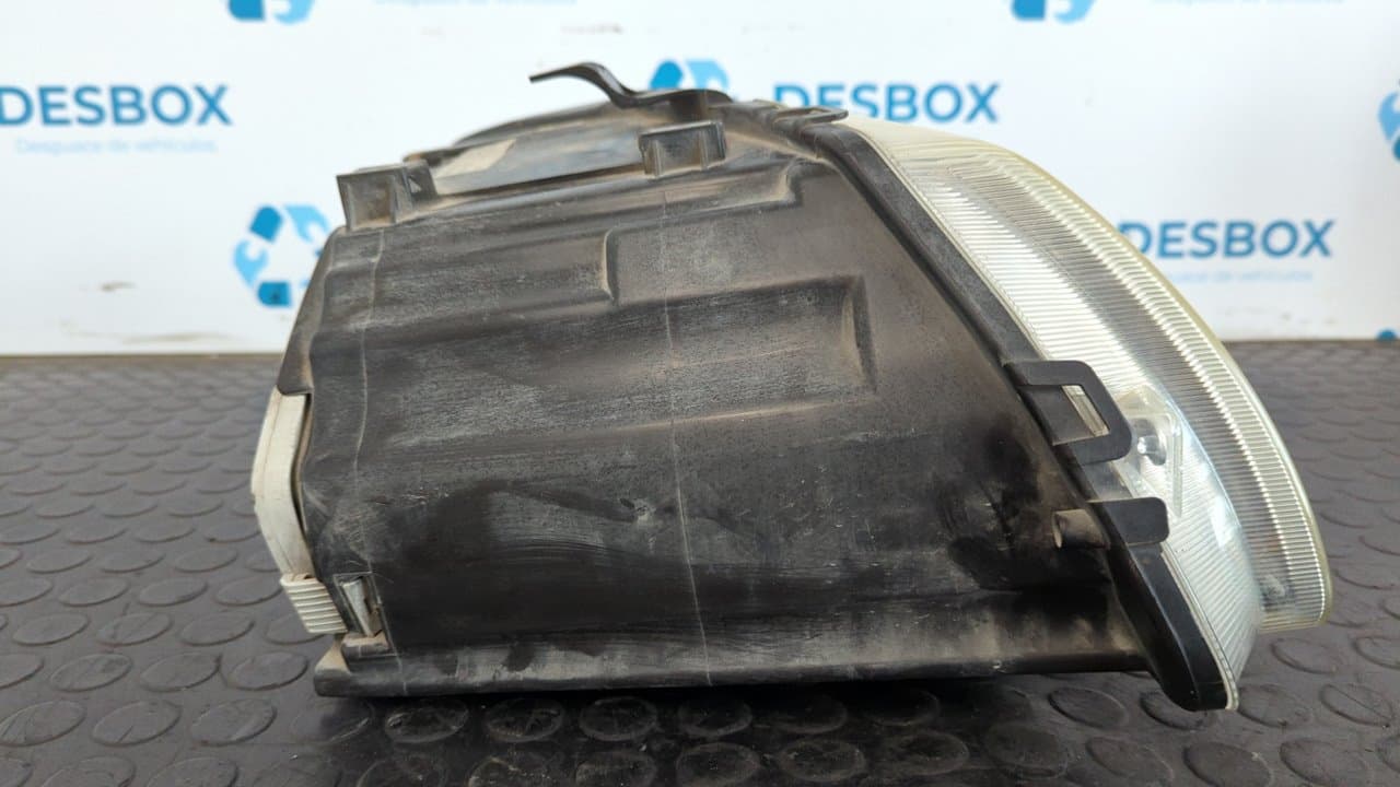 Recambio de FARO IZQUIERDO para CHRYSLER VOYAGER (RG) 2.5 CRD Executive VM07C referencia OEM IAM  04857831AC - GRIS 3