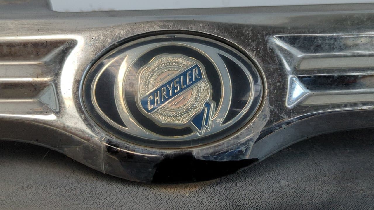 Recambio de REJILLA DELANTERA para CHRYSLER VOYAGER (RG) 2.5 CRD Executive VM07C referencia OEM IAM  04857960AA - GRIS 6