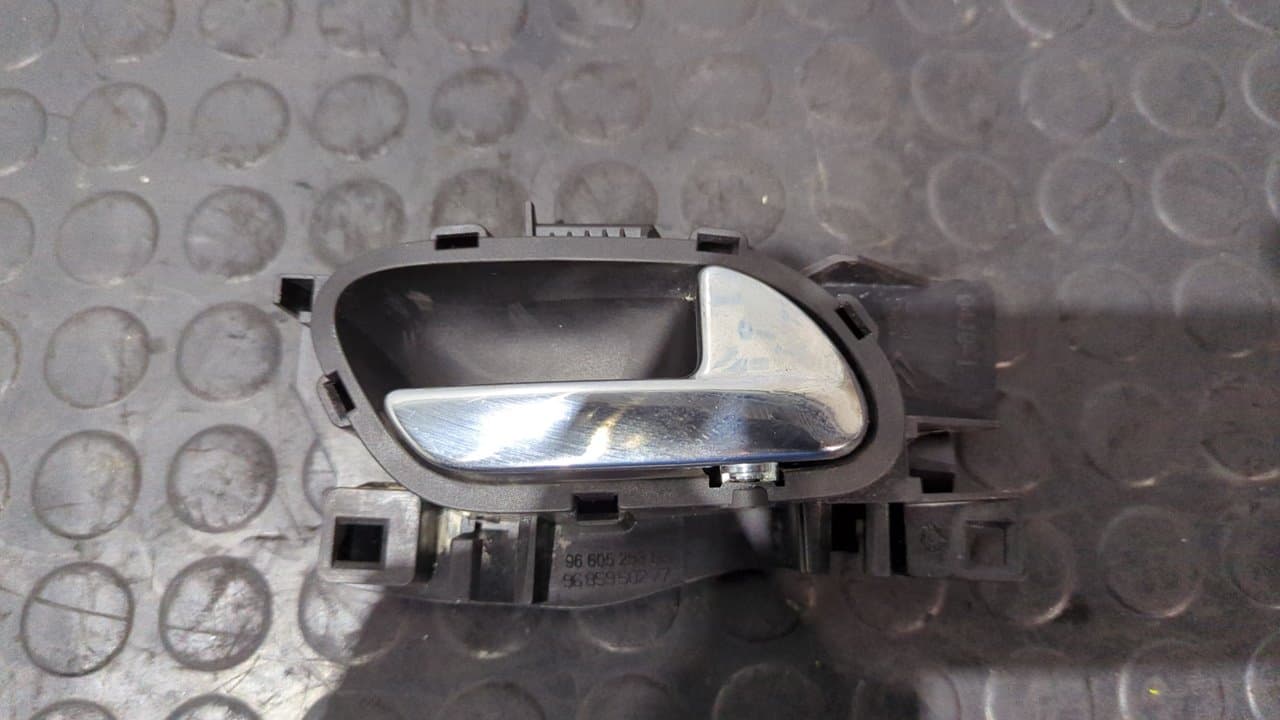 Recambio de MANETA INTERIOR DELANTERA DERECHA para PEUGEOT 308 Confort 5FW referencia OEM IAM 9660525380 - GRIS