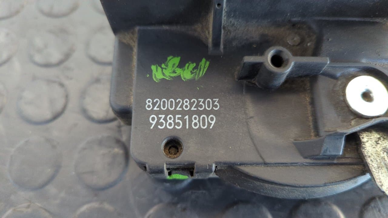 Recambio de CERRADURA PUERTA TRASERA IZQUIERDA para OPEL VIVARO 1.9 CDTI CAT (F9Q-760 / L08) referencia OEM IAM 8200282303 4
