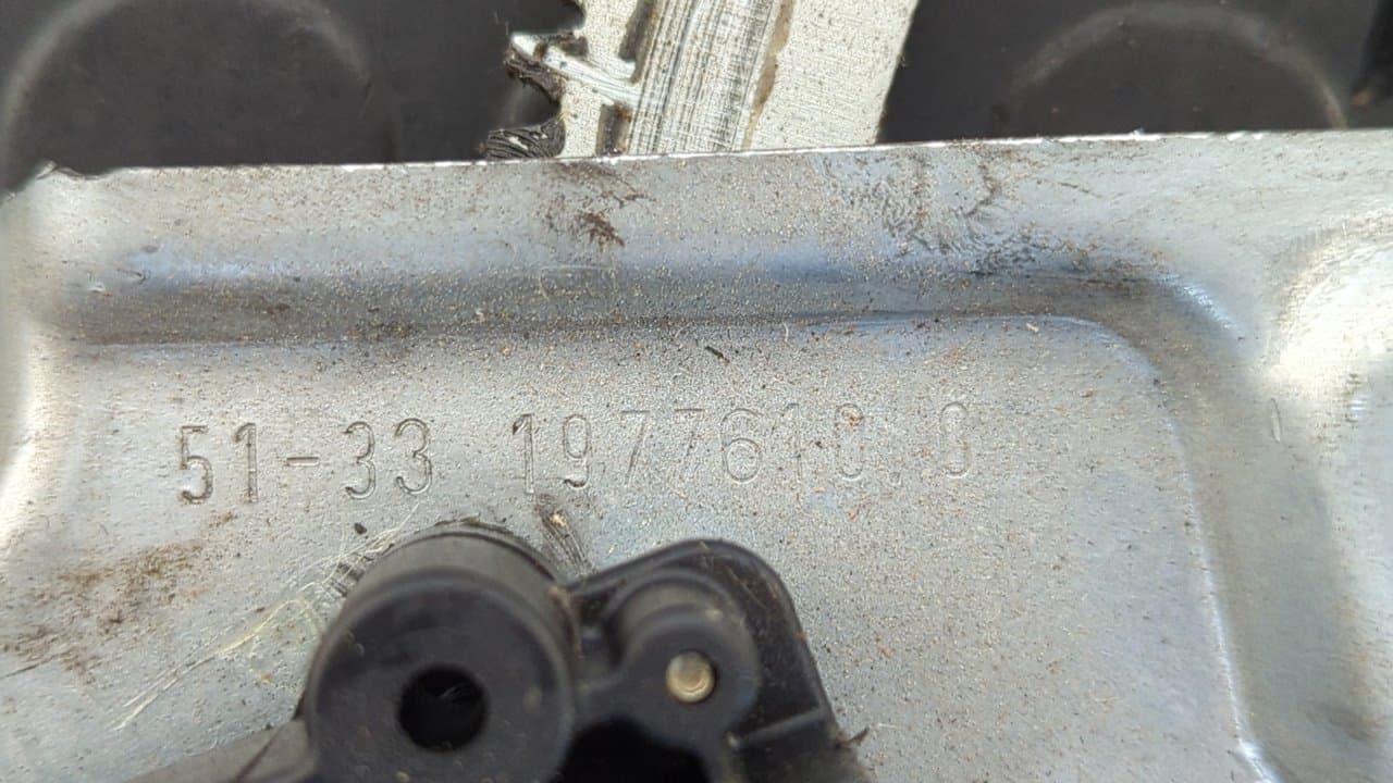 Recambio de ELEVALUNAS DELANTERO DERECHO para BMW SERIE 3 COMPACTO (E36) 1.9 CAT 194S1 referencia OEM IAM 513319776100 - BLANCO 7