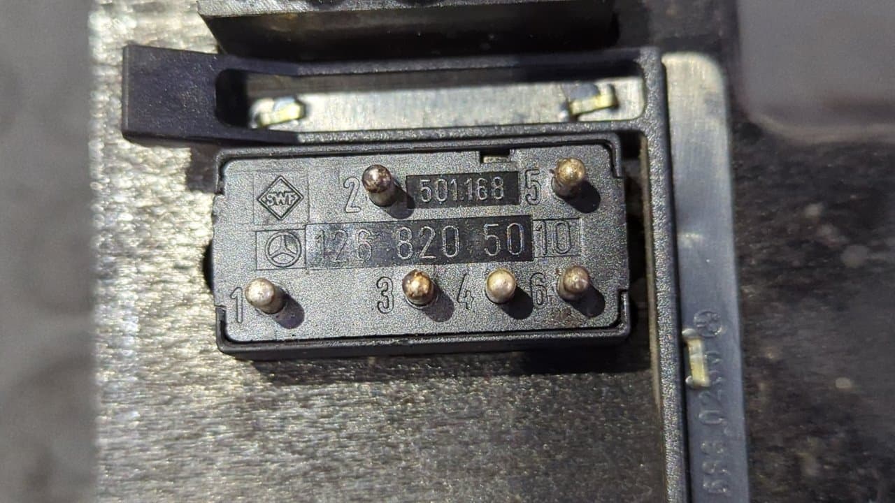 Recambio de MANDO MULTIFUNCION para MERCEDES-BENZ CLASE S (W126) BERLINA+COUPE SE 300 M103981 referencia OEM IAM 1266830235 - GRIS 9