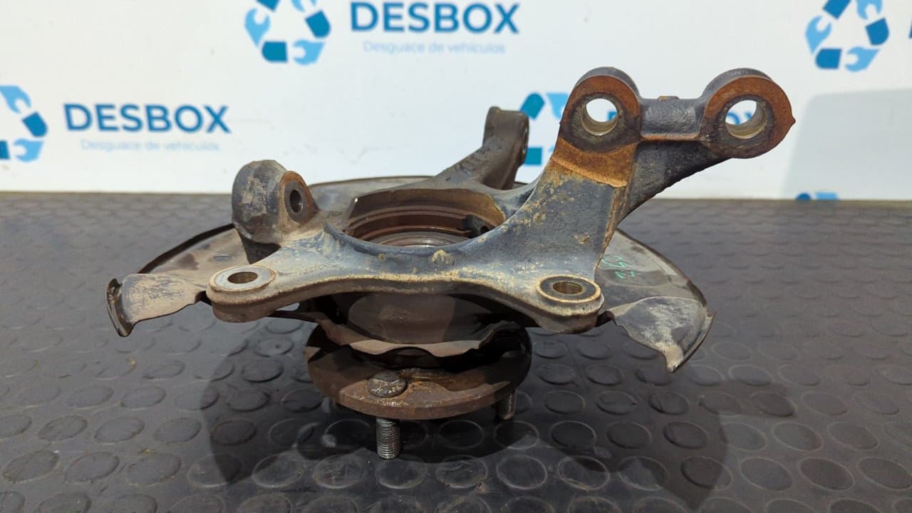 Recambio de MANGUETA DELANTERA IZQUIERDA para TOYOTA YARIS 1NDTV referencia OEM IAM  08TB - NEGRO 4