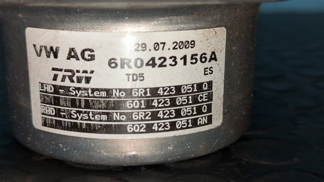Recambio de BOMBA DIRECCION para VOLKSWAGEN POLO (6R1) Advance CAY referencia OEM IAM 6R0423156A - NEGRO 9