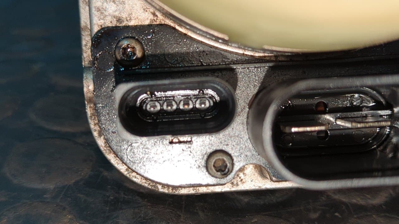 Recambio de BOMBA DIRECCION para VOLKSWAGEN POLO (6R1) Advance CAY referencia OEM IAM 6R0423156A - NEGRO 8