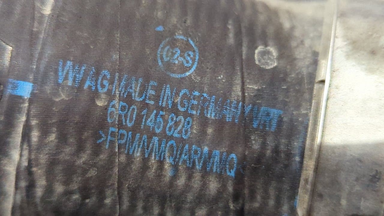 Recambio de TUBO para VOLKSWAGEN POLO (6R1) Advance CAY referencia OEM IAM 03L131111G - NEGRO 5