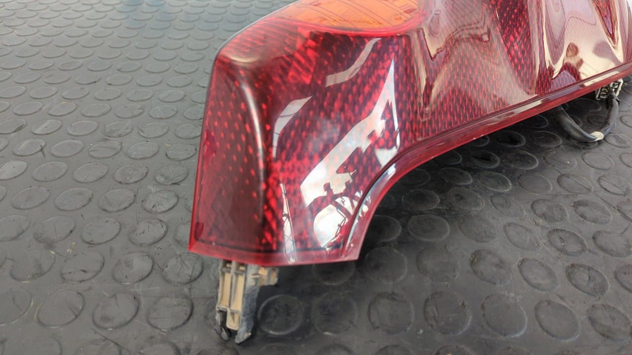 Recambio de PILOTO TRASERO IZQUIERDO para NISSAN NOTE (E11E) Acenta K9K276 referencia OEM IAM 22016752 - NEGRO 4