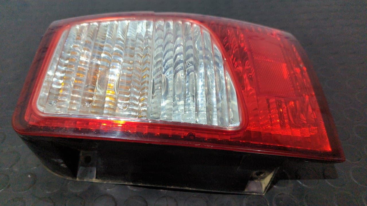Recambio de PILOTO TRASERO DERECHO para KIA JOICE LS G4CP referencia OEM IAM 92402M31 - GRIS 3