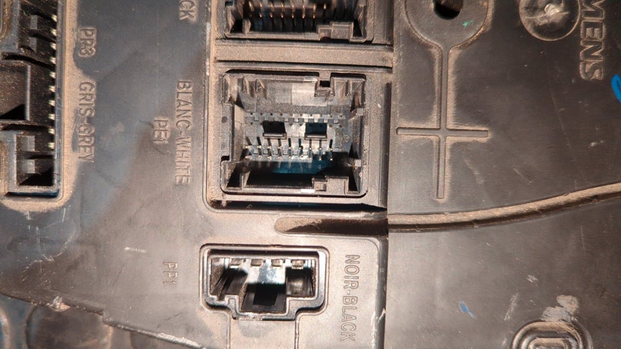 Recambio de CAJA RELES / FUSIBLES para RENAULT MEGANE II F9Q800 referencia OEM IAM 8200309691 6