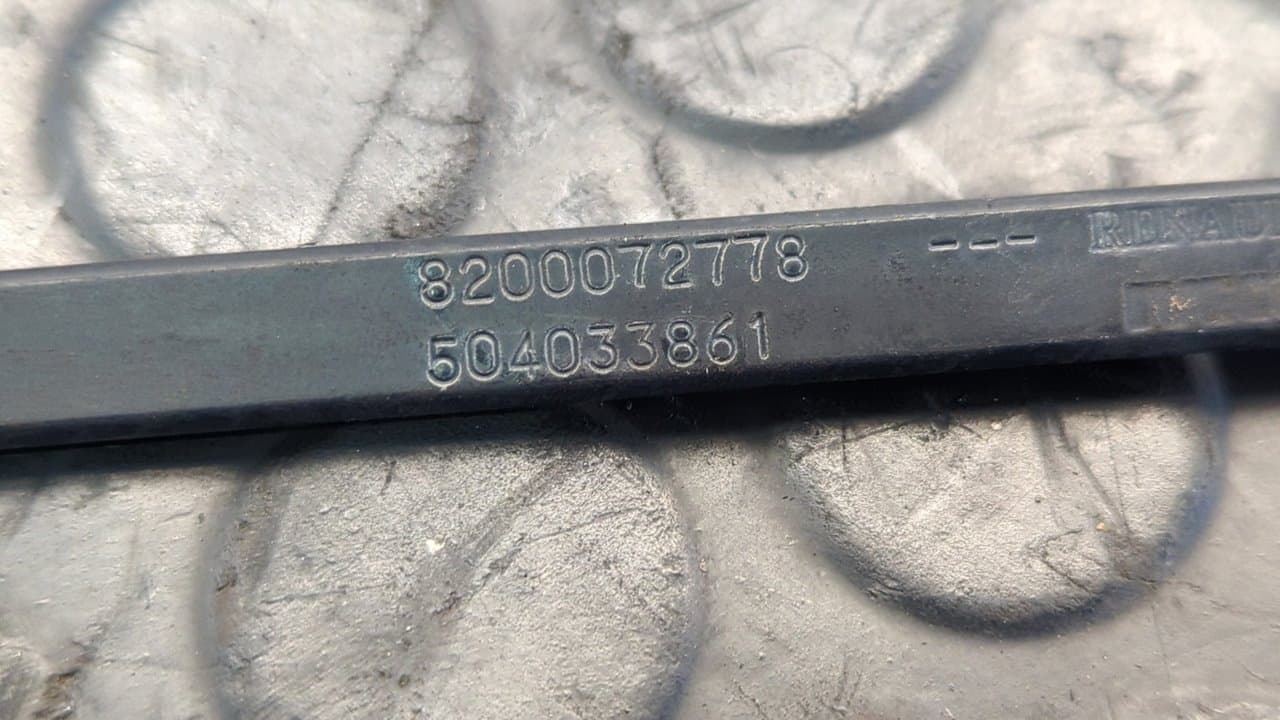 Recambio de BRAZO LIMPIA DELANTERO IZQUIERDO para IVECO DAILY CAJA CERRADA (1999 =>) 29 - L 11 Caja cerrada 814043B referencia OEM IAM 8200072778 - BLANCO 3