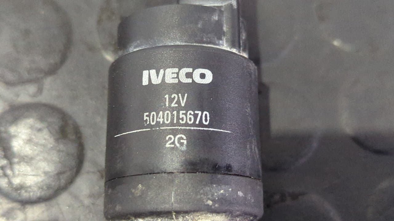 Recambio de BOMBA LIMPIA para IVECO DAILY CAJA CERRADA (1999 =>) 29 - L 11 Caja cerrada 814043B referencia OEM IAM 504015670 - BLANCO 5
