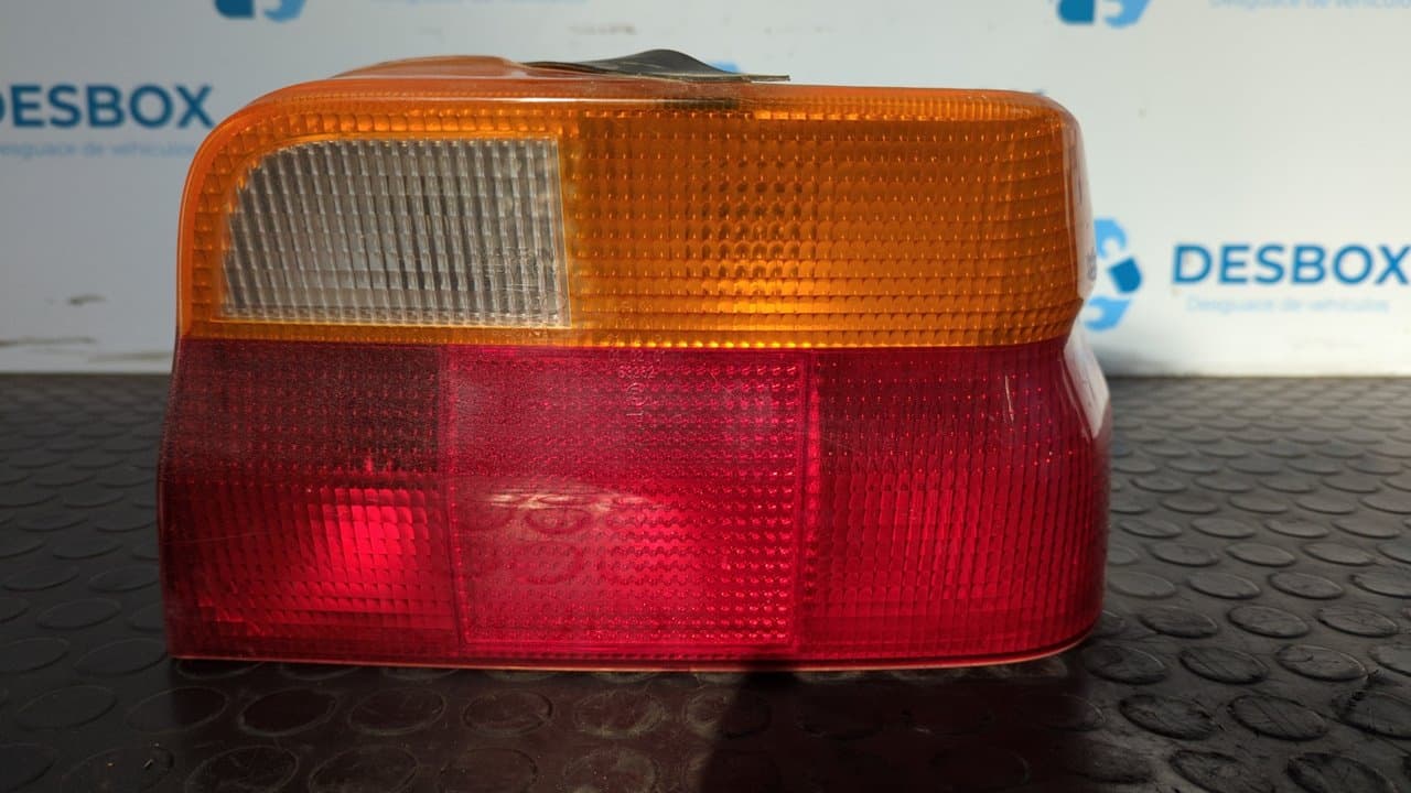 Recambio de PILOTO TRASERO DERECHO para FORD ESCORT BERLINA 1.8 Diesel RTA referencia OEM IAM 91AG13A602 - BLANCO
