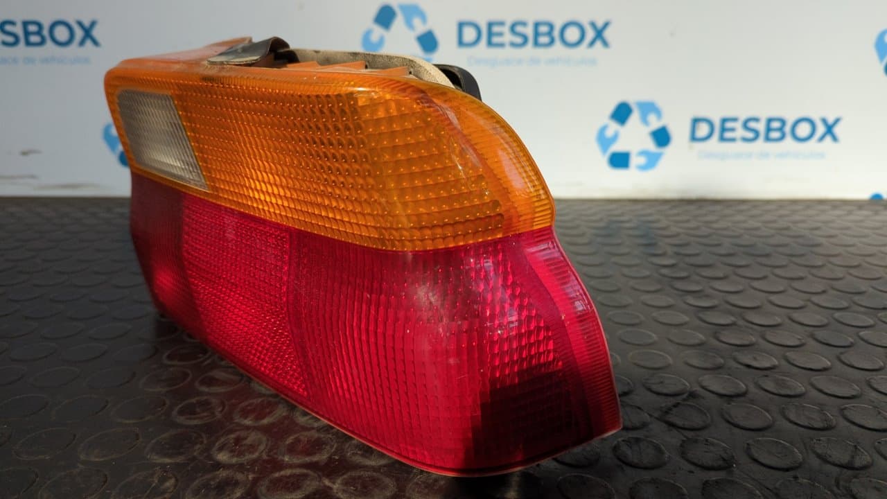 Recambio de PILOTO TRASERO DERECHO para FORD ESCORT BERLINA 1.8 Diesel RTA referencia OEM IAM 91AG13A602 - BLANCO 6