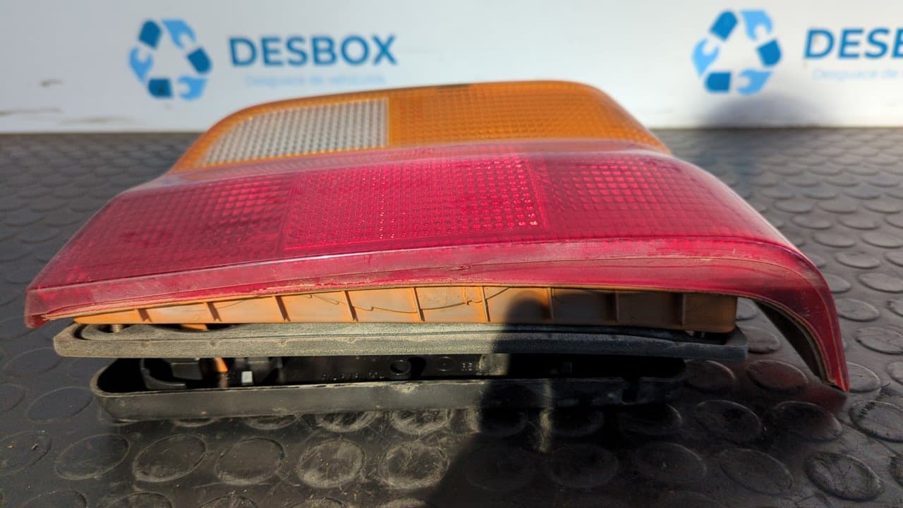 Recambio de PILOTO TRASERO DERECHO para FORD ESCORT BERLINA 1.8 Diesel RTA referencia OEM IAM 91AG13A602 - BLANCO 3