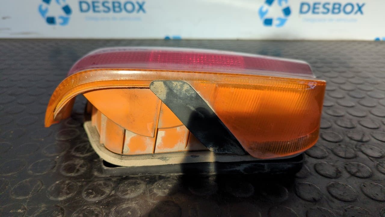 Recambio de PILOTO TRASERO DERECHO para FORD ESCORT BERLINA 1.8 Diesel RTA referencia OEM IAM 91AG13A602 - BLANCO 8